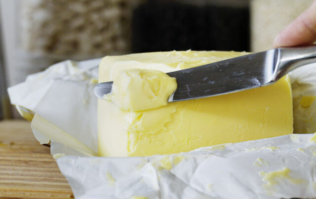 La sélection de miel et de beurre